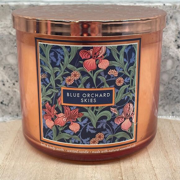 Bath & Body Works 3-Wick Scented Candle NEW Blue Orchard Skies 14.4 oz Apple - Picture 1 of 5